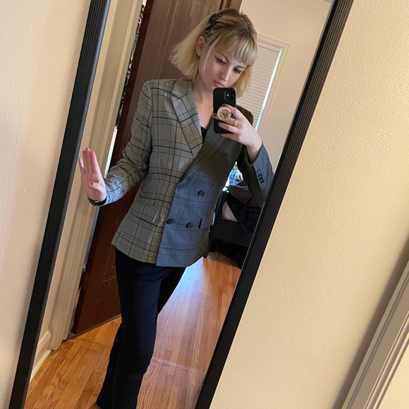 Meet your Posher, Em - Picture 7 of 16